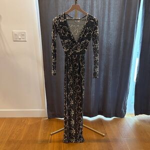 Novella Royale Black and White Long Sleeve Dress